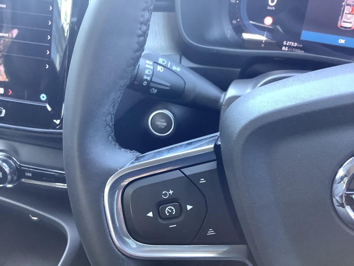 2022 Volvo XC40 Plus B4