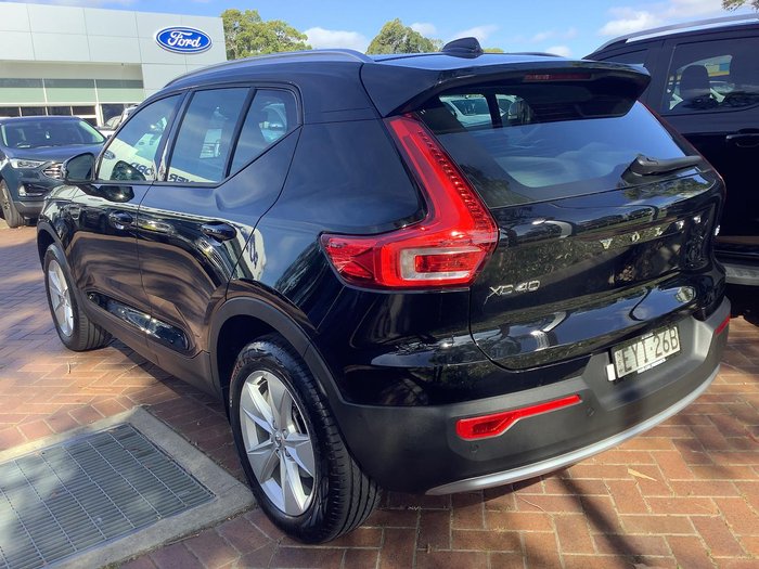 2022 Volvo XC40 Plus B4