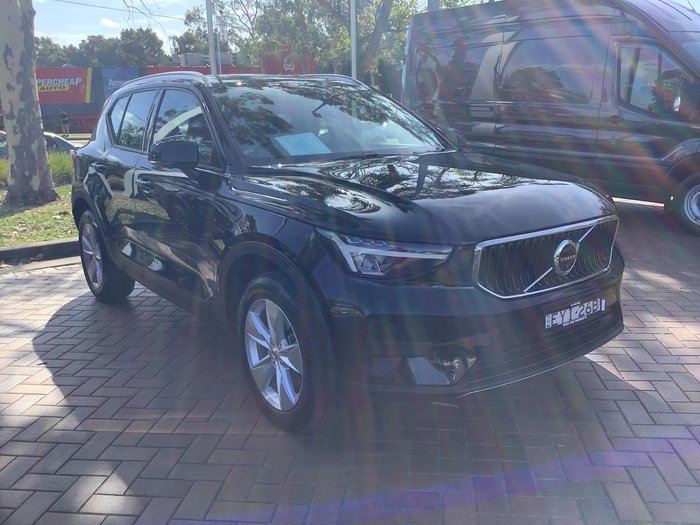 2022 Volvo XC40