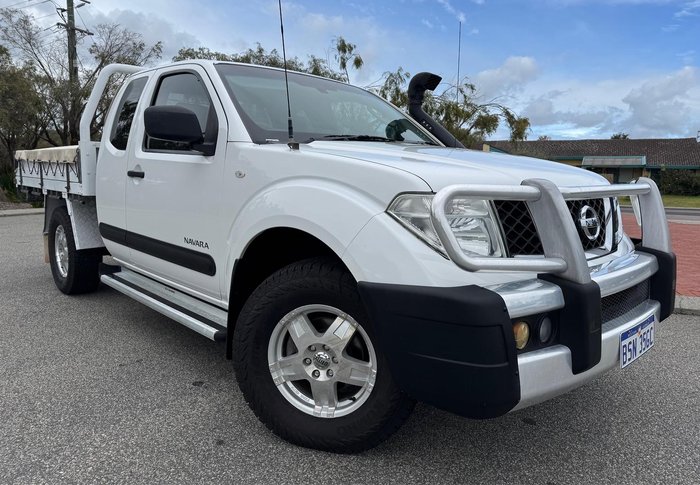 2011 Nissan Navara RX
