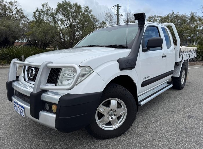 2011 Nissan Navara RX