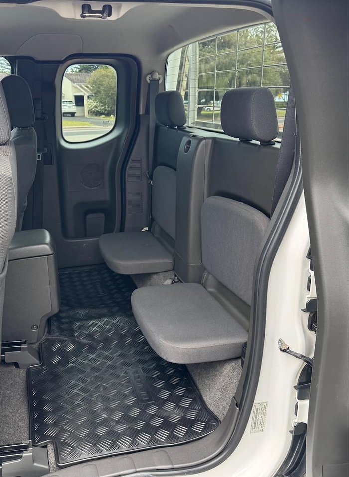 2011 Nissan Navara RX