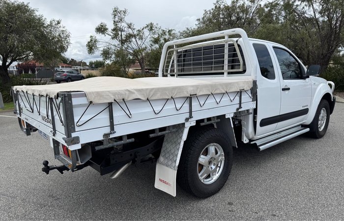 2011 Nissan Navara RX