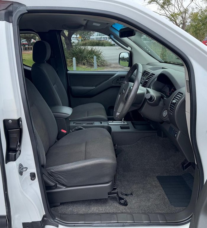 2011 Nissan Navara RX