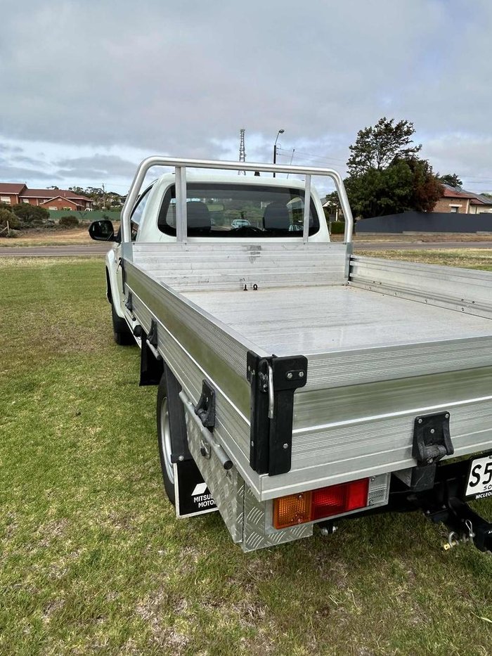 2022 Mitsubishi Triton GLX