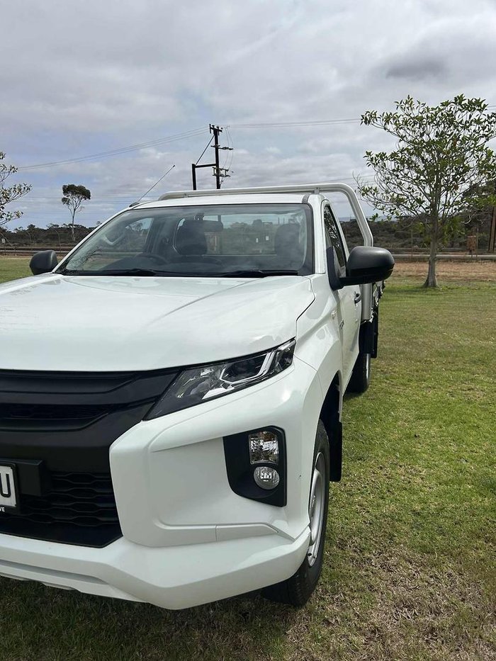 2022 Mitsubishi Triton GLX