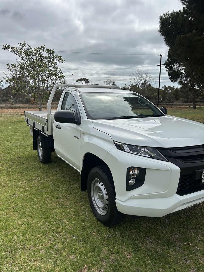 2022 Mitsubishi Triton GLX