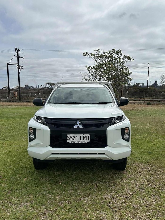 2022 Mitsubishi Triton GLX
