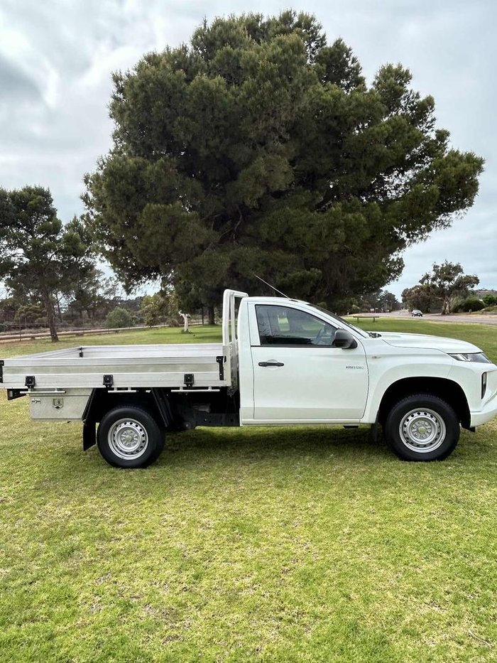 2022 Mitsubishi Triton GLX