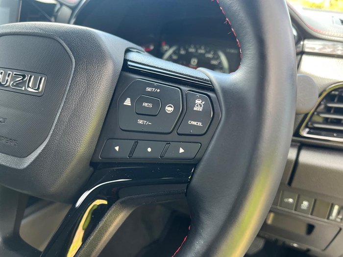 2025 Isuzu D-MAX X-TERRAIN