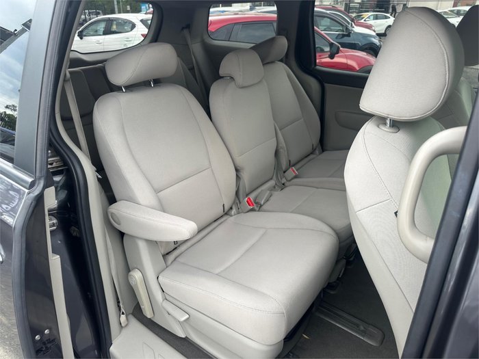 2017 KIA CARNIVAL S