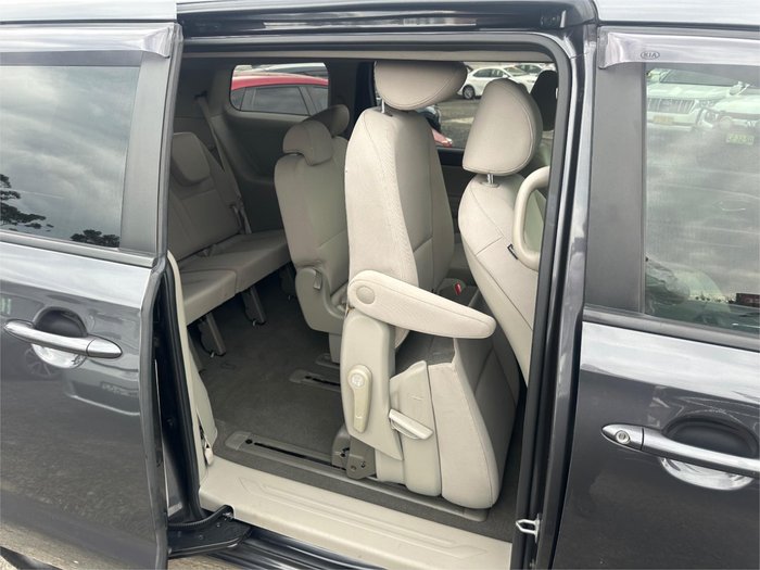 2017 KIA CARNIVAL S