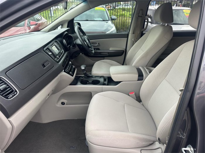 2017 KIA CARNIVAL S