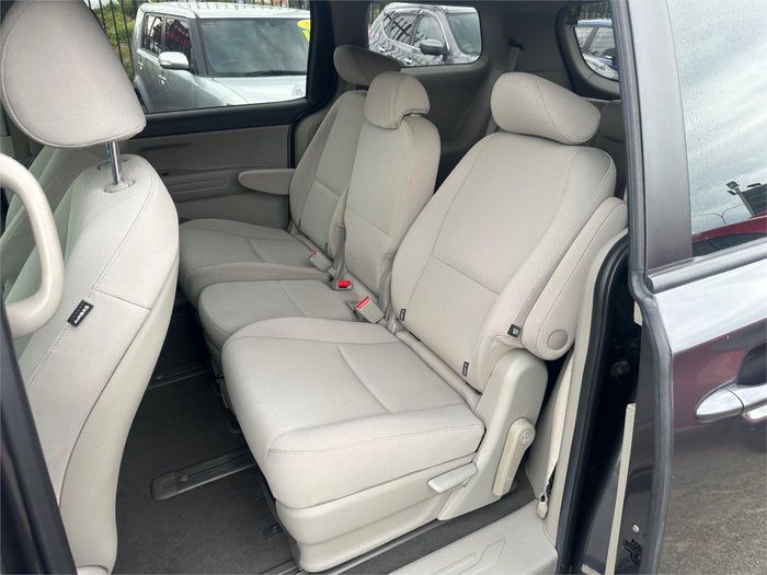2017 KIA CARNIVAL S