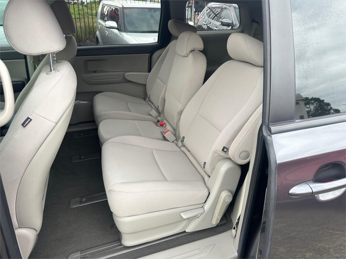 2017 KIA CARNIVAL S