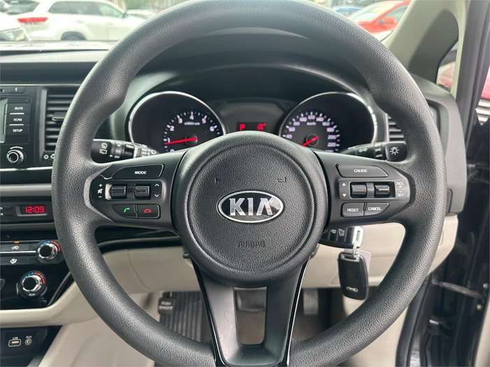 2017 KIA CARNIVAL S