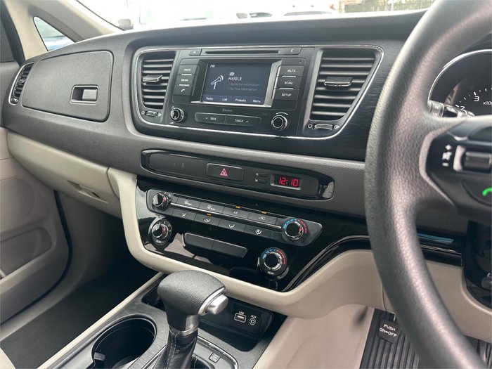 2017 KIA CARNIVAL S