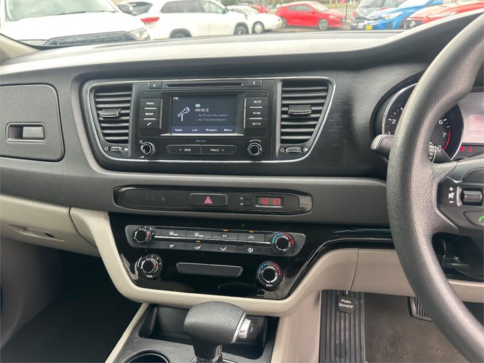 2017 KIA CARNIVAL S
