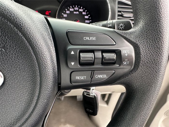 2017 KIA CARNIVAL S