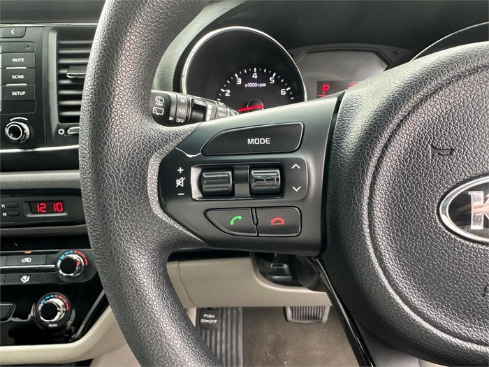 2017 KIA CARNIVAL S