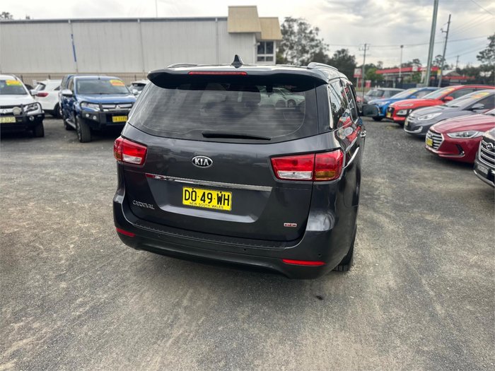 2017 KIA CARNIVAL S