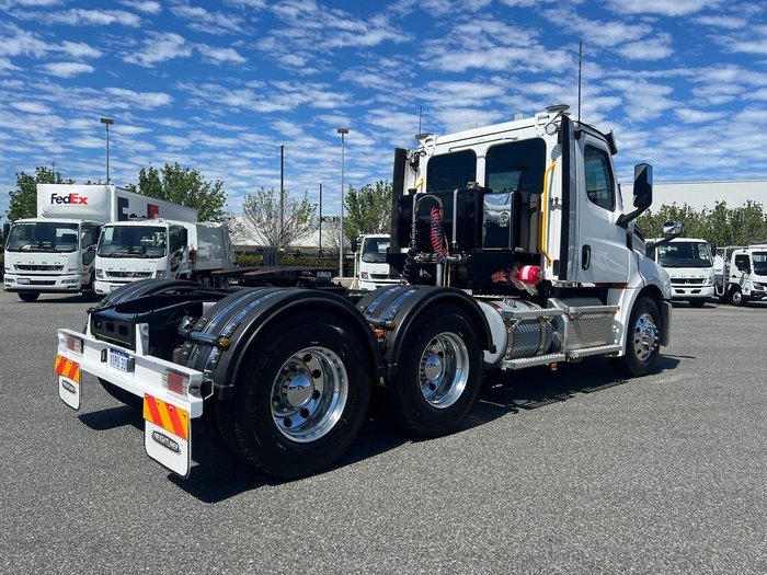 2024 Freightliner Cascadia