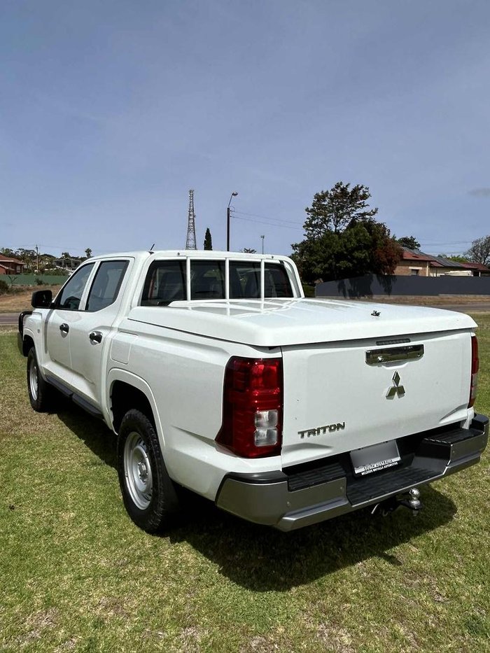 2024 Mitsubishi Triton GLX