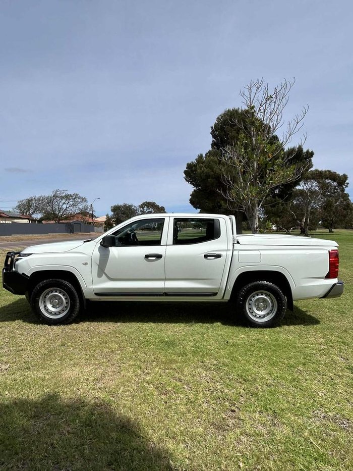 2024 Mitsubishi Triton GLX