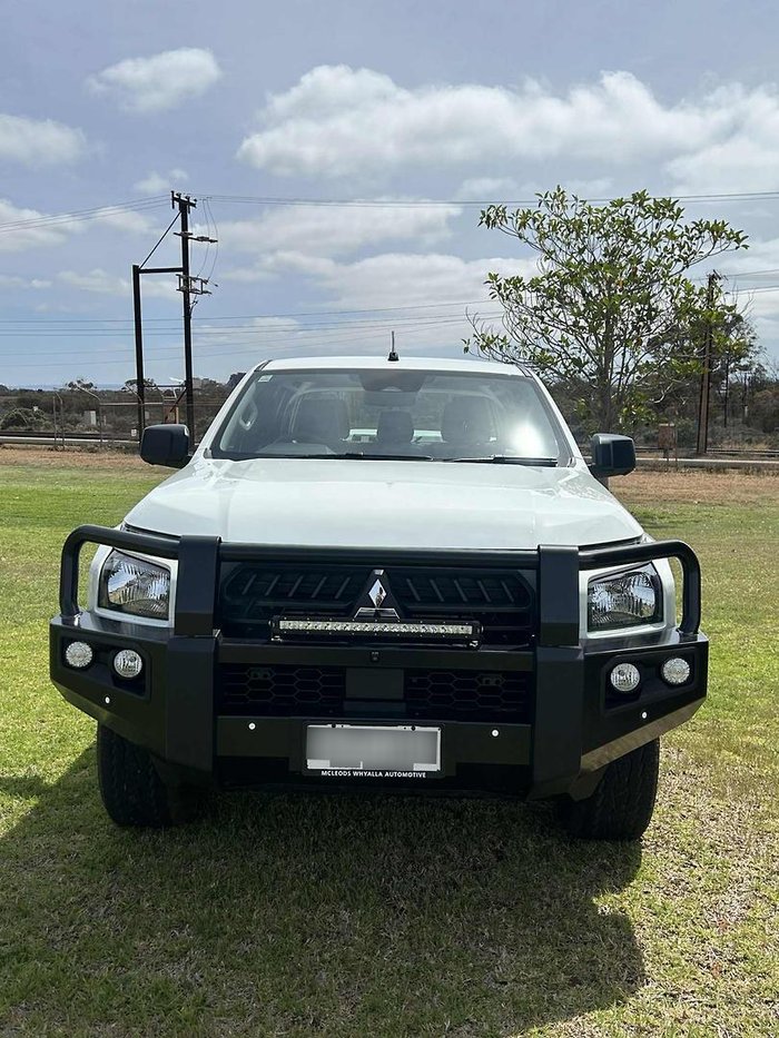 2024 Mitsubishi Triton GLX