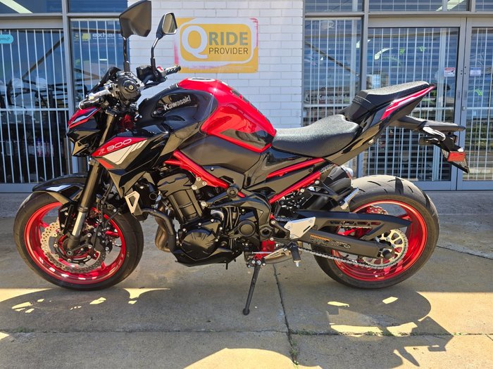 2024 Kawasaki Z900 (ZR900) Red
