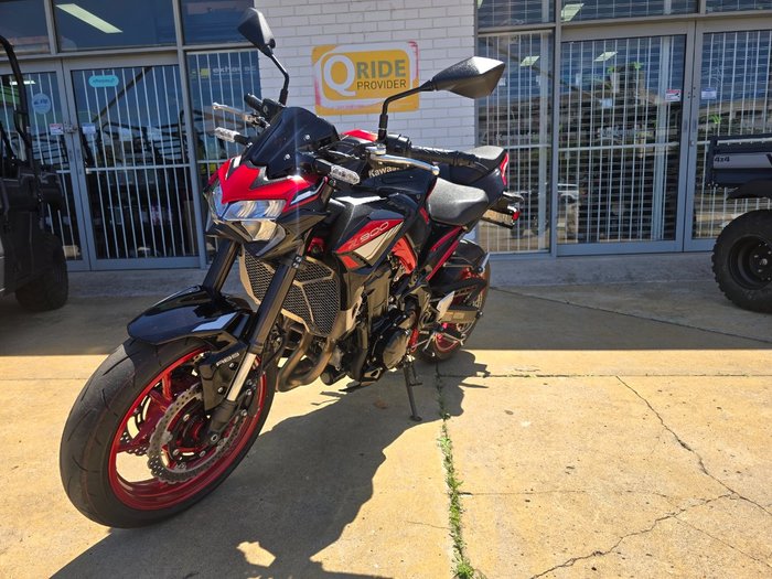 2024 Kawasaki Z900 (ZR900) Red