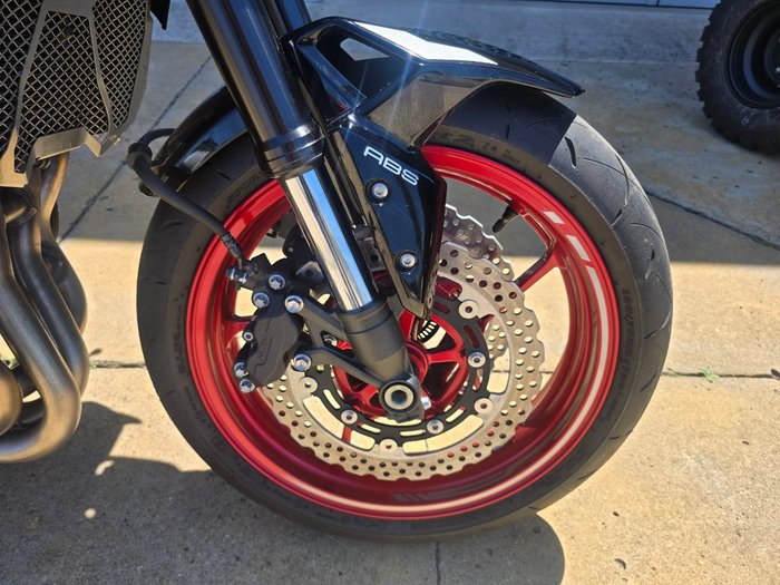 2024 Kawasaki Z900 (ZR900) Red