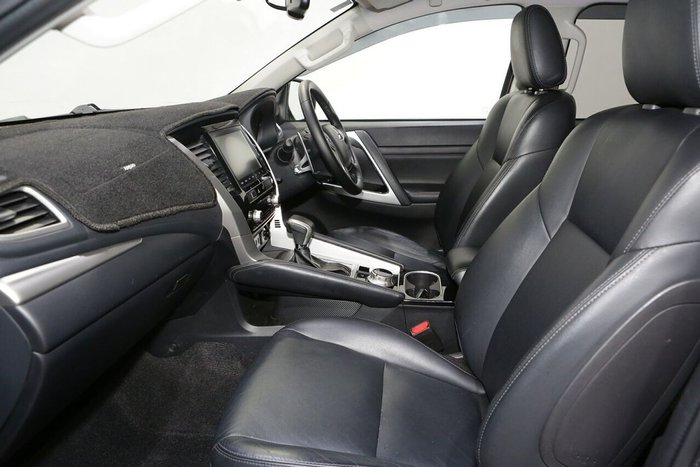 2023 Mitsubishi Pajero Sport GLS