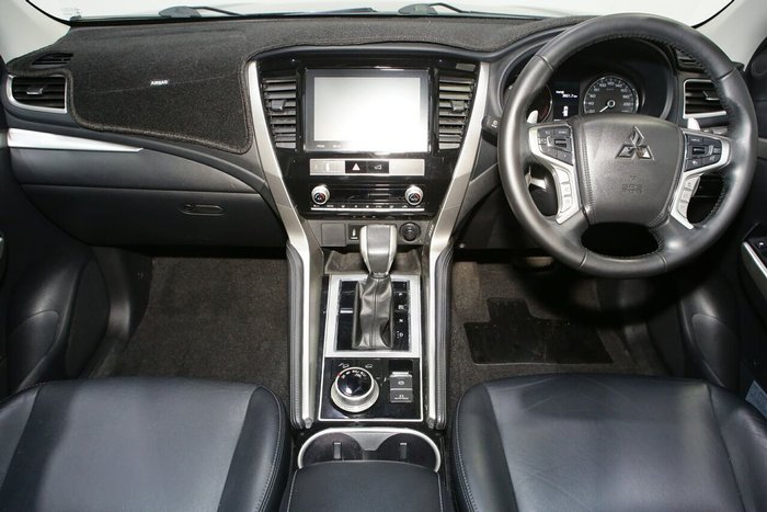 2023 Mitsubishi Pajero Sport GLS