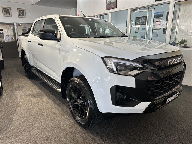 2025 ISUZU D-MAX LS-M XR D-MAX MY25.5 4 x 4 CREW UTE LSM XR 2.2L AT Mineral White