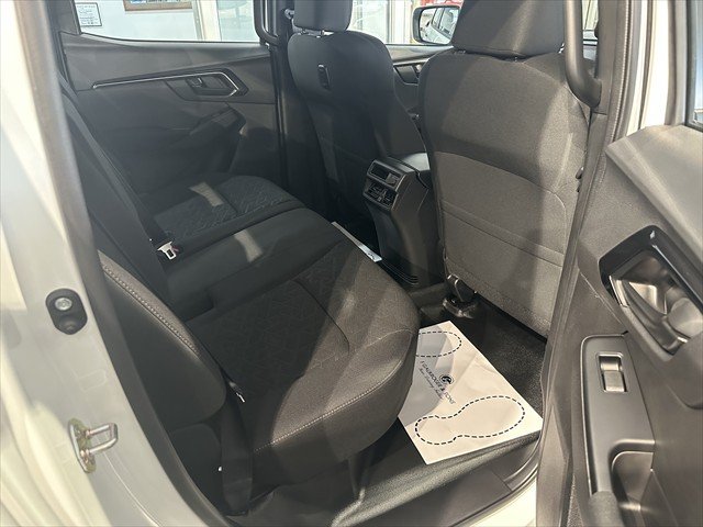 2025 ISUZU D-MAX LS-M XR D-MAX MY25.5 4 x 4 CREW UTE LSM XR 2.2L AT Mineral White