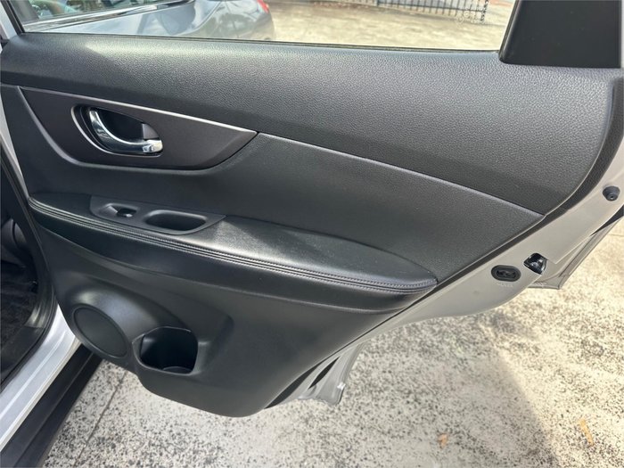 2016 NISSAN X-TRAIL ST (FWD)