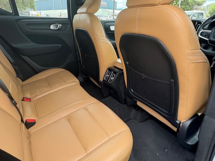 2019 Volvo XC40 T4 Momentum