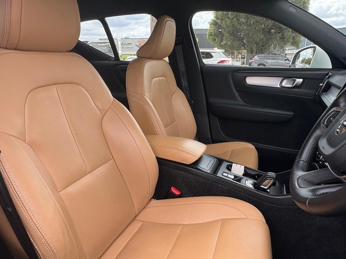 2019 Volvo XC40 T4 Momentum