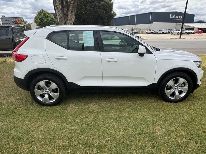 2019 Volvo XC40 T4 Momentum