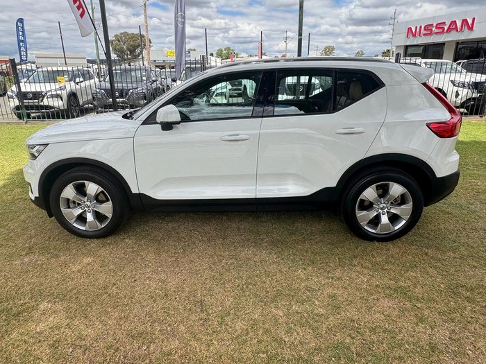 2019 Volvo XC40 T4 Momentum