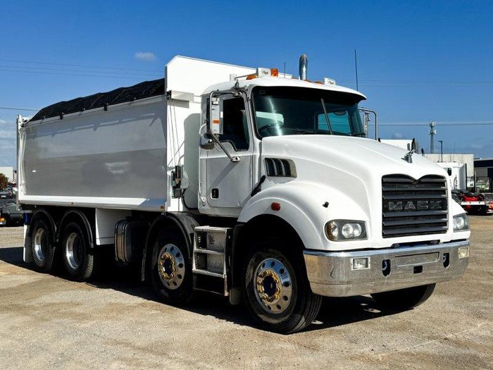2010 Mack Metro-Liner 8X4 Hardox Steel Tipper Truck