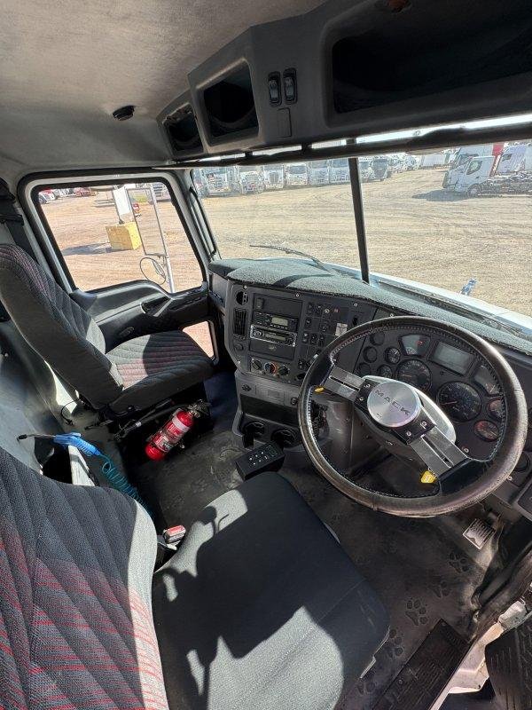 2010 Mack Metro-Liner 8X4 Hardox Steel Tipper Truck