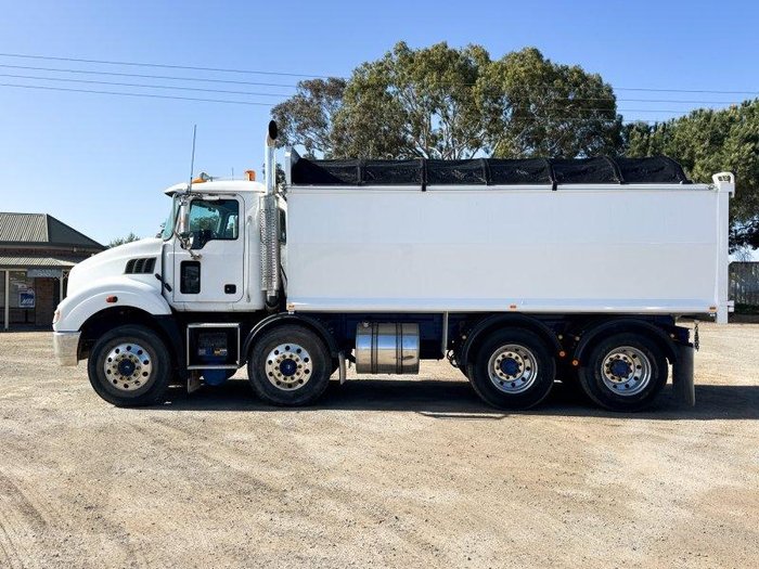 2010 Mack Metro-Liner 8X4 Hardox Steel Tipper Truck