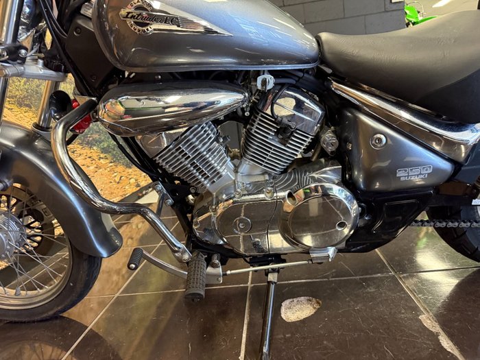 2015 Suzuki VL250 (LC250 INTRUDER) GREY