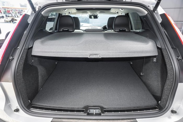 2025 Volvo XC40 Ultra B4 Bright