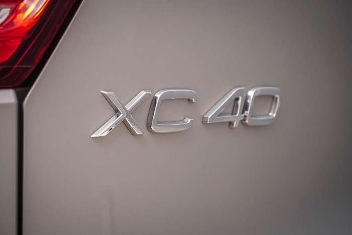 2025 Volvo XC40 Ultra B4 Bright