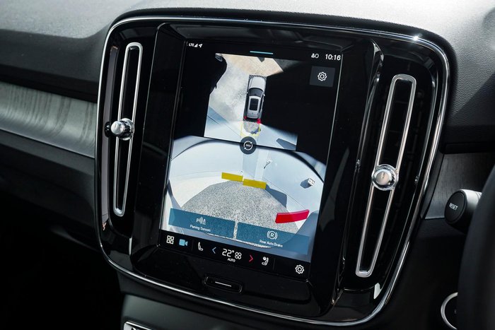 2025 Volvo XC40 Ultra B4 Bright