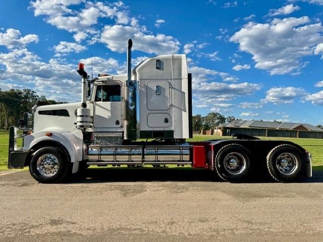 2010 Kenworth T908 50-Inch Bunk, Cummins Isx, 694K Kms, 18Sp