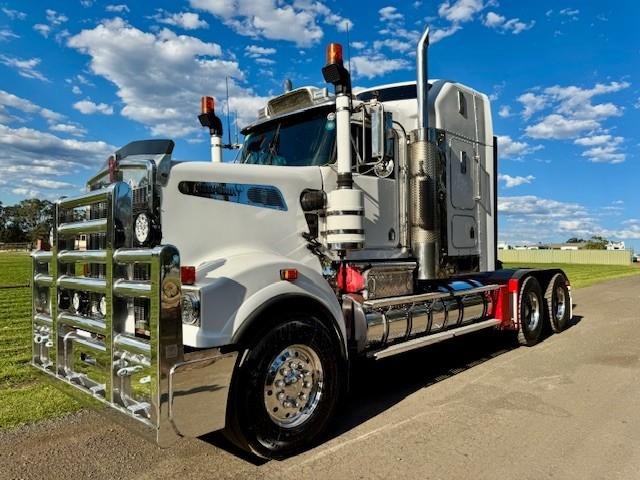 2010 Kenworth T908 50-Inch Bunk, Cummins Isx, 694K Kms, 18Sp